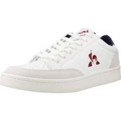 Buty LE COQ SPORTIF COURTNET Biały. Białe buty trekkingowe męskie Le Coq Sportif, ze skóry, bez zapięcia, trekkingowe. Za 313.99 zł.