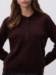 Wełniany sweter z kołnierzykiem - ciemnobrązowy. Brązowe swetry klasyczne damskie Reserved, l, z wełny, bez kołnierzyka. Za 199.99 zł.
