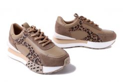 ARTIKER RELAKS 55C0089 beige, półbuty damskie. Brązowe półbuty damskie Artiker Relaks, bez wzorów, ze skóry, bez obcasa. Za 299.90 zł.