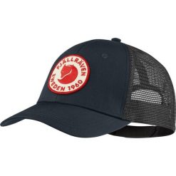 Czapka truckerka Fjallraven 1960 Logo Langtradarkeps. Niebieskie czapki męskie Fjällräven, bez wzorów, sportowe. Za 159.99 zł.