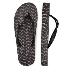 Japonki Juicy Couture. Czarne klapki damskie Juicy Couture, bez wzorów, bez obcasa. Za 79.99 zł.