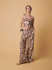 Spodnie culotte - bordowy. Czerwone spodnie materiałowe damskie Reserved, bez wzorów, z bawełny. Za 159.99 zł.