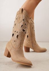 Ciemnobeżowe Botki Kowbojki VICES na Obcasie z Ażurową Cholewką z Nitami Rienatea. Brązowe botki damskie Born2be, z jeansu, bez obcasa, na obcasie, bez zapięcia. Za 189.99 zł.
