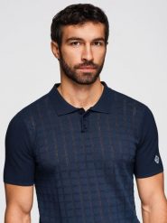 Męska wiskozowa ażurowa koszulka polo - granatowa V2 - Rozmiar: L. Niebieskie koszulki polo męskie Ombre Clothing, na lato, l, w ażurowe wzory, z dzianiny, bez ramiączek. Za 209.99 zł.