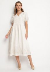Biała Bawełniana Sukienka Boho o Rozkloszowanym Kroju Zdobiona Haftem Lannivra. Białe sukienki damskie Born2be, na co dzień, na lato, l, z aplikacjami, z bawełny, boho, bez kołnierzyka, bez ramiączek, midi, rozkloszowane. W wyprzedaży za 119.99 zł.