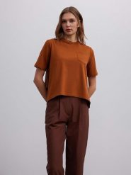 BGN Koszulka w kolorze brązowym rozmiar: 38. Brązowe t-shirty damskie BGN, bez wzorów, bez kołnierzyka. Za 70.41 zł.