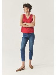 TATUUM Bluzka w kolorze czerwonym rozmiar: 46. Czerwone bluzki damskie Tatuum, bez wzorów, z wiskozy, bez kołnierzyka, bez ramiączek. Za 73.93 zł.