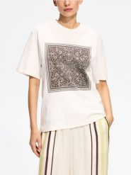 T-shirt z autorskim nadrukiem - złamana biel. T-shirty damskie Reserved, l, bez wzorów, z bawełny, bez kołnierzyka. Za 179.99 zł.