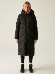 Regatta Płaszcz pikowany "Ujeane" w kolorze czarnym rozmiar: 44. Czarne płaszcze damskie Regatta, bez wzorów. Za 308.91 zł.