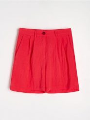 Szorty z domieszką lnu - czerwony. Czerwone szorty damskie Sinsay, bez wzorów, z podwyższonym stanem. Za 49.99 zł.