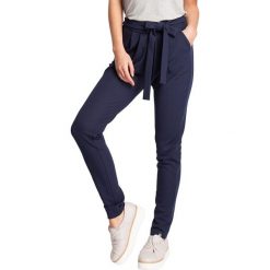 Spodnie w kolorze granatowym. Niebieskie spodnie materiałowe damskie Be Wear, bez wzorów. Za 129.95 zł.