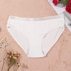 Figi damskie z elastycznym pasem na co dzień Esma. Szare figi damskie Intica, l, bez wzorów, z materiału. Za 49.00 zł.