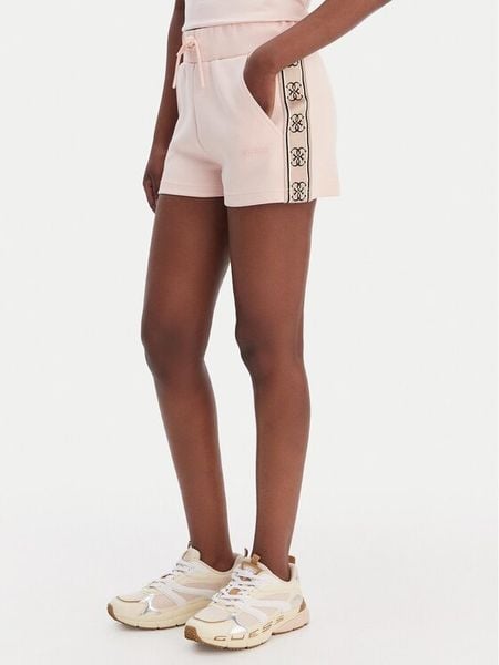 Guess Szorty sportowe V3GD13 KB3P2 Różowy Regular Fit. Czerwone spodenki sportowe damskie Guess, xxs, z syntetyku. Za 279.99 zł.