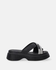 CZARNE KLAPKI NA PLATFORMIE 170GM05 BLACK. Czarne klapki damskie Venezia, bez wzorów, ze skóry, bez obcasa, na platformie. Za 339.00 zł.