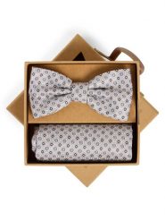 Finshley & Harding London jedwabna muszka i poszetka Mężczyźni Jedwab niebieski|beżowy, ONE SIZE. Brązowe krawaty i muchy męskie Finshley & Harding London, bez wzorów, z jedwabiu, eleganckie. Za 179.95 zł.