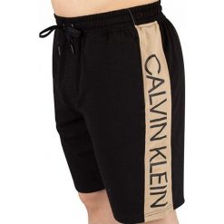 Calvin Klein Short rękaw z Short rękawem NM1631E-001 Black (rozmiar XL). Czarne szorty męskie CALVIN KLEIN, bez wzorów, z materiału. W wyprzedaży za 187.00 zł.
