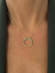 Les Favorites Pozłacany naszyjnik z elementem ozdobnym - dł. 40 cm rozmiar: onesize. Zielone naszyjniki damskie Les Favorites, pozłacane. Za 121.99 zł.