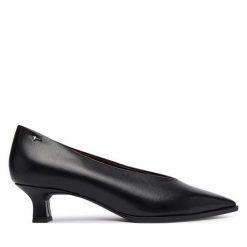 Czółenka Tamaris. Czarne czółenka damskie Tamaris, bez wzorów, bez obcasa. Za 364.99 zł.