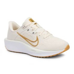 Buty do biegania damskie Nike Quest 6. Białe obuwie do biegania damskie Nike. Za 337.80 zł.