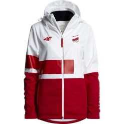 Softshell damski Polska Pyeongchang 2018 SFD900R - biały. Białe kurtki softshell damskie 4f, l, bez wzorów, z materiału, bez kaptura. W wyprzedaży za 229.99 zł.