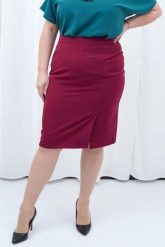 Spódnica do garnituru elegancka ołówkowa MELA bordowa. Czerwone spódniczki damskie KARKO, plus size, bez wzorów, z elastanu, eleganckie, plus size, dla puszystych. Za 69.50 zł.