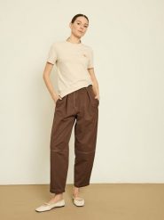 BGN Koszulka w kolorze beżowym rozmiar: 38. Brązowe bluzki damskie BGN, bez wzorów, bez kołnierzyka, bez ramiączek. Za 56.99 zł.