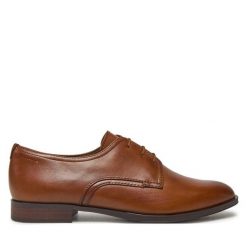 Oxfordy Tamaris. Brązowe półbuty damskie Tamaris, bez wzorów, bez obcasa. Za 279.99 zł.