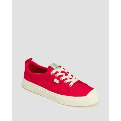Tenisówki Cariuma OCA Low Red Canvas. Czerwone trampki i tenisówki męskie CARIUMA, bez wzorów, bez zapięcia. Za 409.99 zł.
