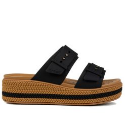 Klapki damskie na platformie Crocs BROOKLYN WOVEN BUCKLE. Brązowe klapki damskie Crocs, bez wzorów, z materiału, bez obcasa, na platformie. Za 219.00 zł.