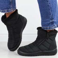 Czarne zimowe wodoodporne śniegowce damskie Jezzi 74853. Czarne śniegowce damskie Jezzi, z jeansu. W wyprzedaży za 128.14 zł.