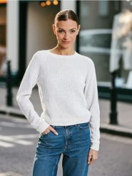 Basic sweter z długimi rękawami - kremowy. Białe swetry klasyczne damskie Sinsay, l, bez kołnierzyka. Za 39.99 zł.