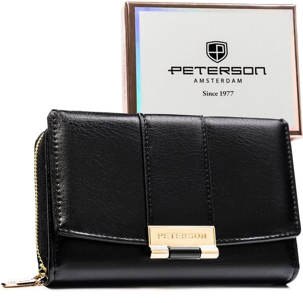 Poziomy portfel damski wykonany ze skóry ekologicznej w czarnym kolorze, zamykany na zatrzask - Peterson. Czarne portfele damskie Peterson, bez wzorów, ze skóry ekologicznej. Za 99.99 zł.