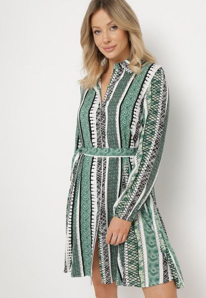 Zielona Sukienka Koszulowa z Wiskozy Rozkloszowana z Materiałowym Paskiem Sigina. Zielone sukienki damskie Born2be, do pracy, m, bez wzorów, z jeansu, biznesowe, bez kołnierzyka, bez ramiączek, koszulowe. Za 79.99 zł.