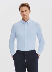 PAKO LORENTE – Niebieska dzianinowa koszula męska. Niebieskie koszule męskie Pako Lorente, m, bez wzorów, z dzianiny, bez kołnierzyka, bez ramiączek. Za 199.99 zł.