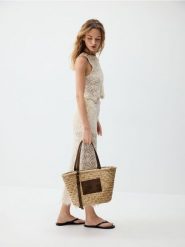 Pleciona torebka handmade - brązowy. Brązowe torebki klasyczne damskie Reserved, bez wzorów, bez dodatków. Za 179.99 zł.
