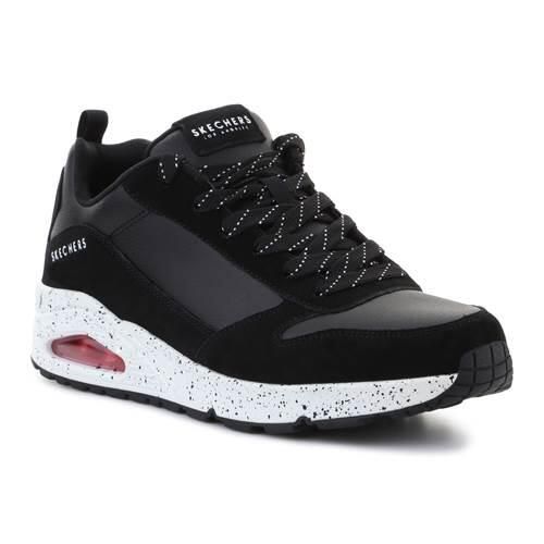 Buty do chodzenia męskie Skechers 212153BKW. Czarne buty sportowe na co dzień męskie Skechers, z materiału, bez zapięcia, trekkingowe. Za 414.00 zł.