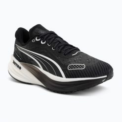 Buty do biegania damskie PUMA Magnify Nitro 2 Tech. Czarne obuwie do biegania damskie Puma. Za 389.99 zł.