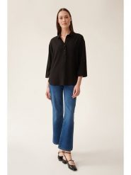 TATUUM Bluzka w kolorze czarnym rozmiar: 38. Czarne bluzki damskie Tatuum, bez wzorów, z wiskozy, bez kołnierzyka, bez ramiączek. Za 88.45 zł.