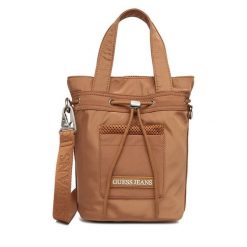 Torebka Guess Jeans. Brązowe torebki klasyczne damskie Guess Jeans, z aplikacjami, z jeansu, bez dodatków. Za 199.99 zł.