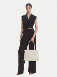 Furla Torebka WB01530 BX3169 3767S Kremowy. Białe torebki klasyczne damskie Furla, bez wzorów, ze skóry, bez dodatków. Za 1,011.99 zł.