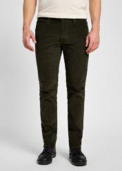 LEE MĘSKIE SPODNIE MATERIAŁOWE SZTRUKSOWE SZTRUKS DAREN ZIP FLY OLIVE NIGHT 112355816 L707016192. Zielone spodnie materiałowe męskie Lee, bez wzorów, z materiału. Za 229.99 zł.