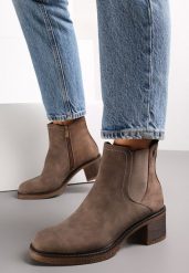 Ciemnobeżowe Botki na Słupku z Ekozamszu Otielo. Brązowe botki damskie Renee, eleganckie, bez obcasa, na obcasie, bez zapięcia. Za 119.99 zł.