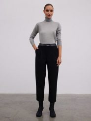 BGN Spodnie w kolorze czarnym rozmiar: 36. Czarne spodnie materiałowe damskie BGN, bez wzorów, z materiału. Za 115.24 zł.