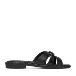 Klapki Lasocki. Czarne klapki damskie Lasocki, bez wzorów, bez obcasa. Za 149.99 zł.