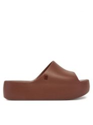 Melissa Klapki Melissa Free Platform Slide Ad 35859 Brązowy. Brązowe klapki damskie Melissa, bez wzorów, z tworzywa sztucznego, bez obcasa. Za 299.99 zł.