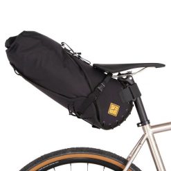 Torba rowerowa Saddle Bag 14L Czarny RESTRAP. Czarne torebki klasyczne damskie RESTRAP, bez wzorów, bez dodatków. Za 626.00 zł.