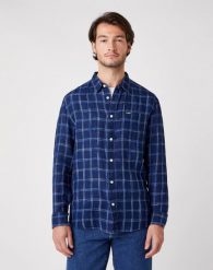 KOSZULA MĘSKA WRANGLER LS 1PKT SHIRT LIMOGES BLUE W5A11KX50 112129952. Niebieskie koszule męskie Wrangler, m, bez wzorów, bez kołnierzyka, bez ramiączek. Za 129.99 zł.