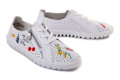 Rieker M2310-80 Biały, półbuty damskie. Białe półbuty damskie Rieker, bez wzorów, ze skóry, bez obcasa. Za 339.90 zł.