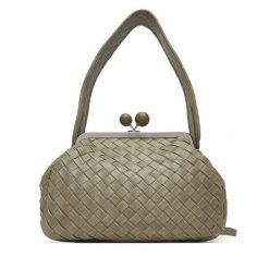 Torebka Weekend Max Mara. Zielone torebki klasyczne damskie Weekend Max Mara, bez wzorów, bez dodatków. Za 2,069.00 zł.