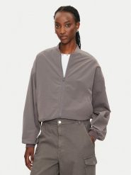 Noisy May Kurtka bomber Kirby 27028805 Szary Regular Fit. Szare kurtki damskie Noisy may, m, bez wzorów, z syntetyku, bez kaptura. Za 159.99 zł.